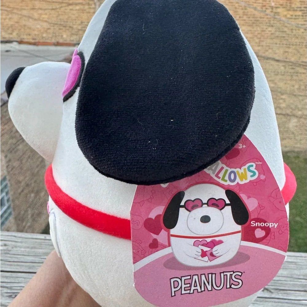 Squishmallows Snoopy Peanuts Plush White with pink hearts